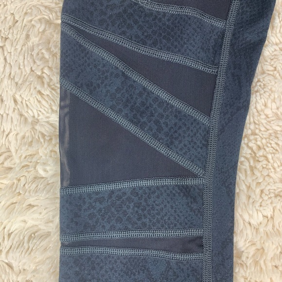Lululemon high times snake print tech mesh legging - Picture 4 of 4